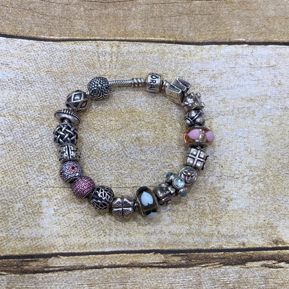 Pandora Bracelet with 18 charms